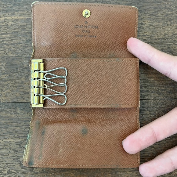 Louis Vuitton Key Holder - Picture 6 of 10